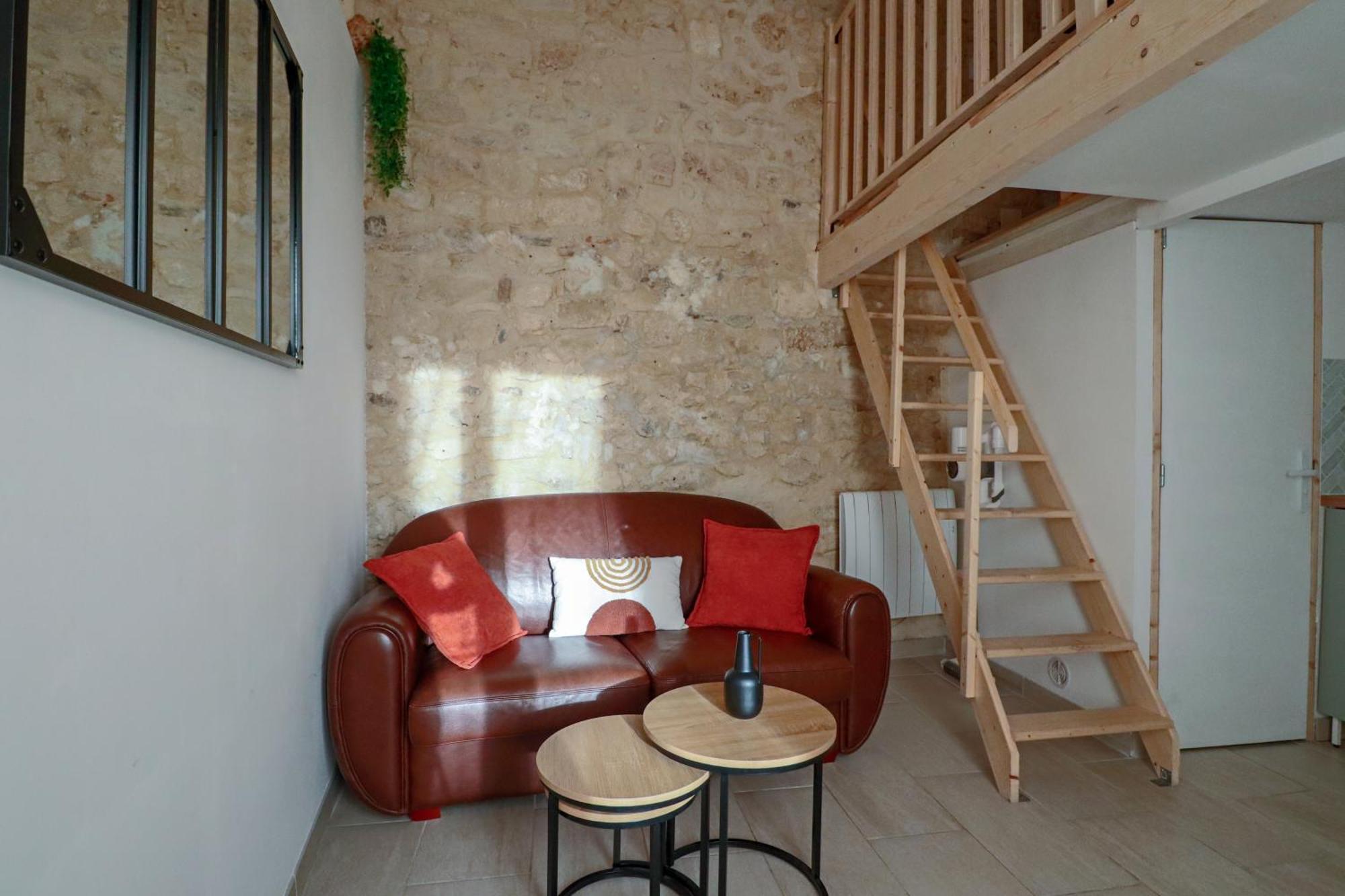 Climatise Mezzanine Avec Parking Apartment *